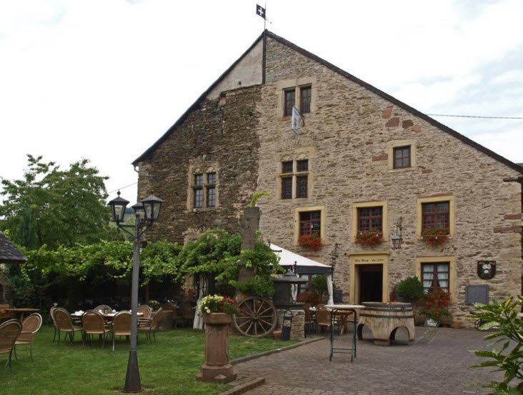 Alte Burg Longuich, Germany